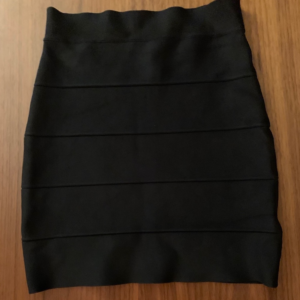 Black bcbgmaxazria Body Con Skirt in Size Small